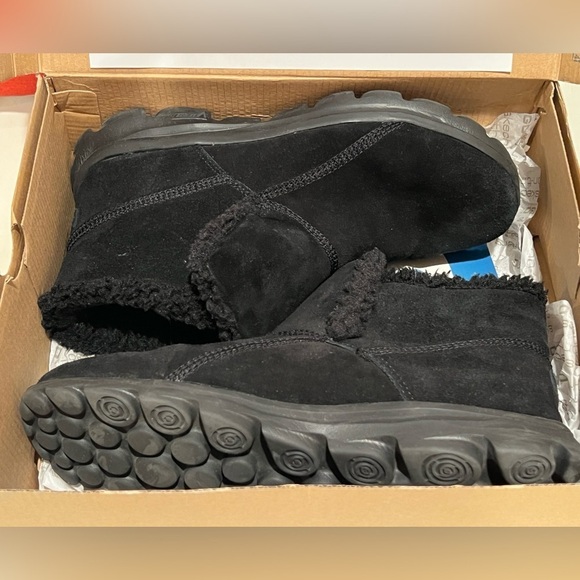 Skechers On The Go Black Fur-Lined Ankle Boots - Picture 8 of 8